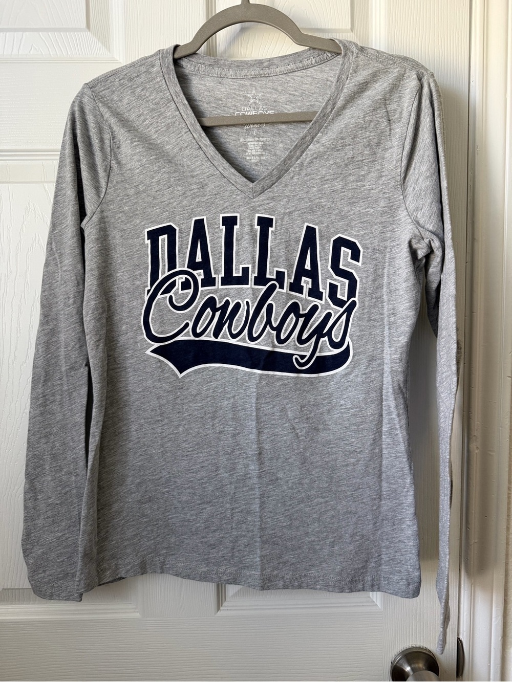 Dallas Cowboys Authentic Apparel Women’s Gray V Neck Long Sleeve Tee Size L